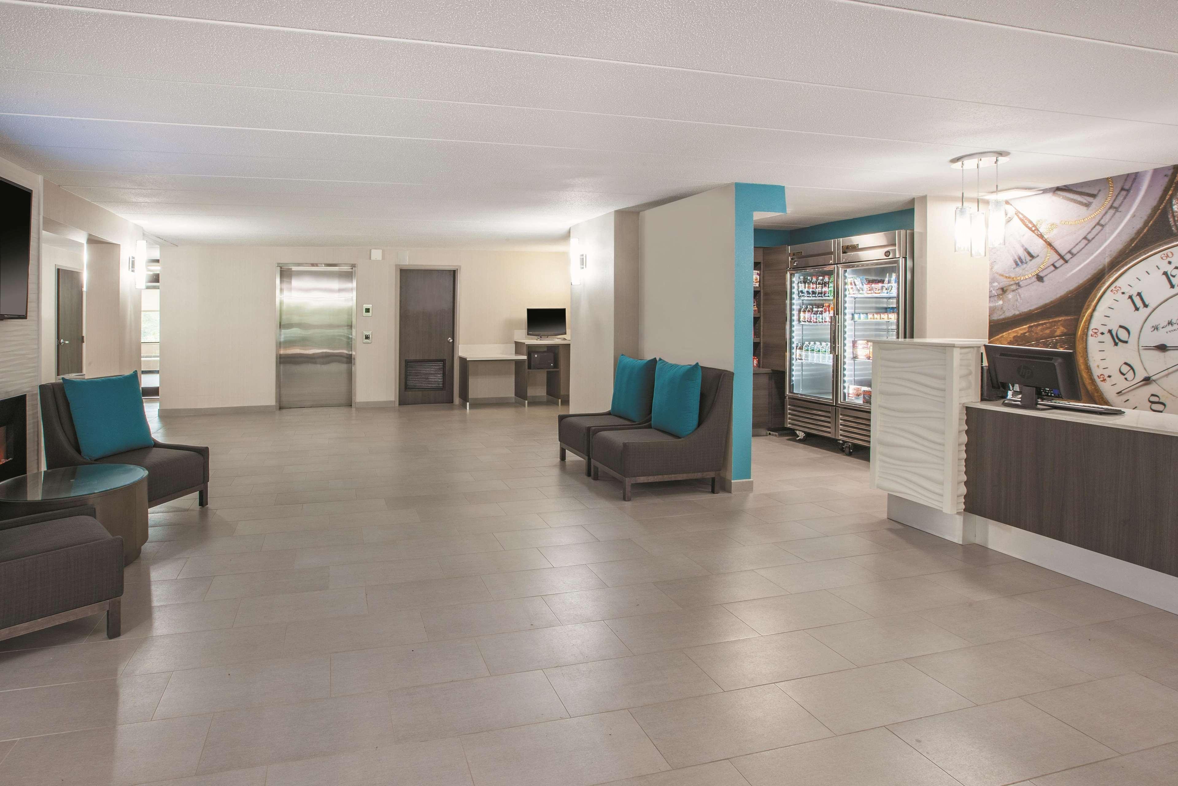 La Quinta By Wyndham Sturbridge Hotel Kültér fotó