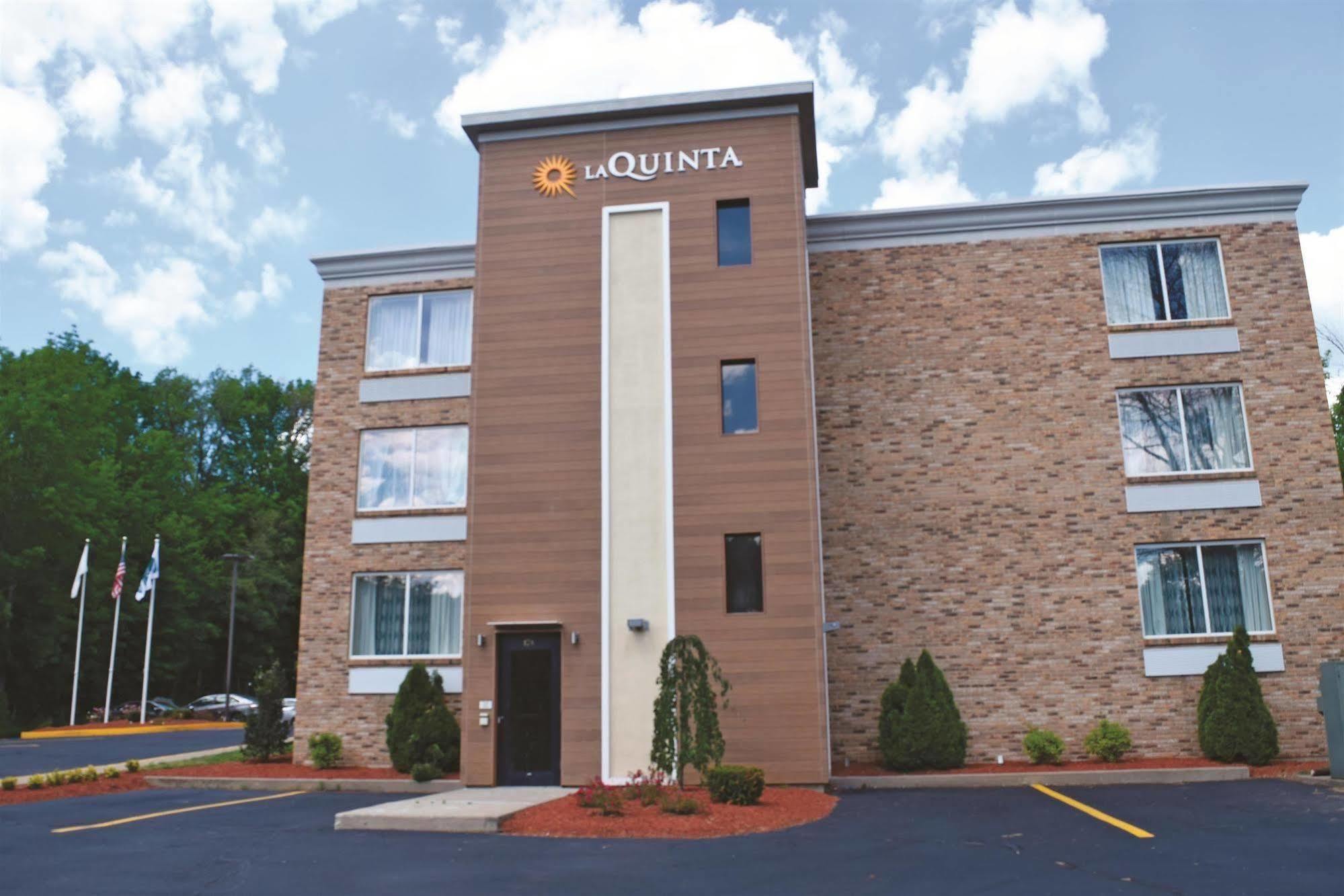 La Quinta By Wyndham Sturbridge Hotel Kültér fotó