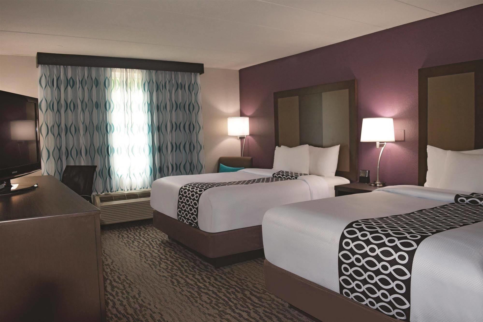 La Quinta By Wyndham Sturbridge Hotel Kültér fotó